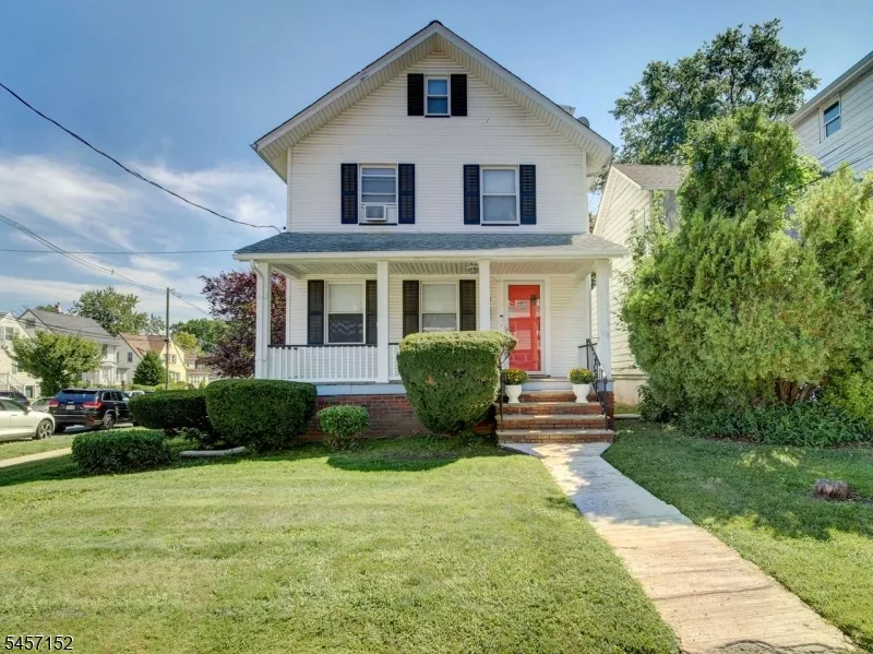 320 E 1St Ave Roselle, NJ 07203