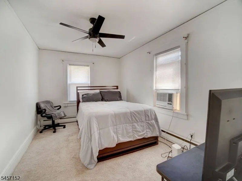 320 E 1St Ave Roselle, NJ 07203