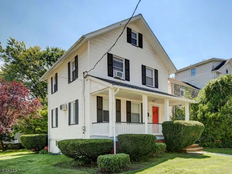 320 E 1St Ave Roselle, NJ 07203