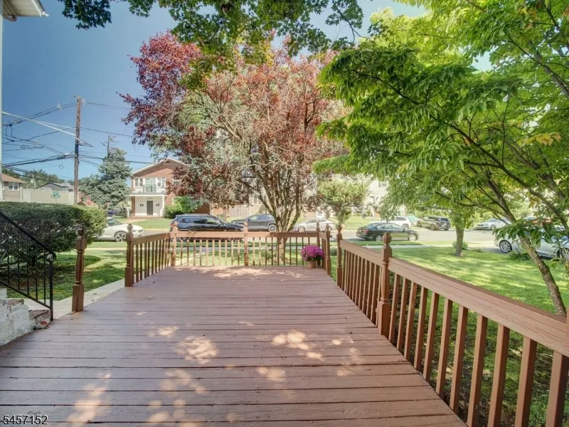 320 E 1St Ave Roselle, NJ 07203