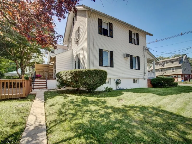 320 E 1St Ave Roselle, NJ 07203