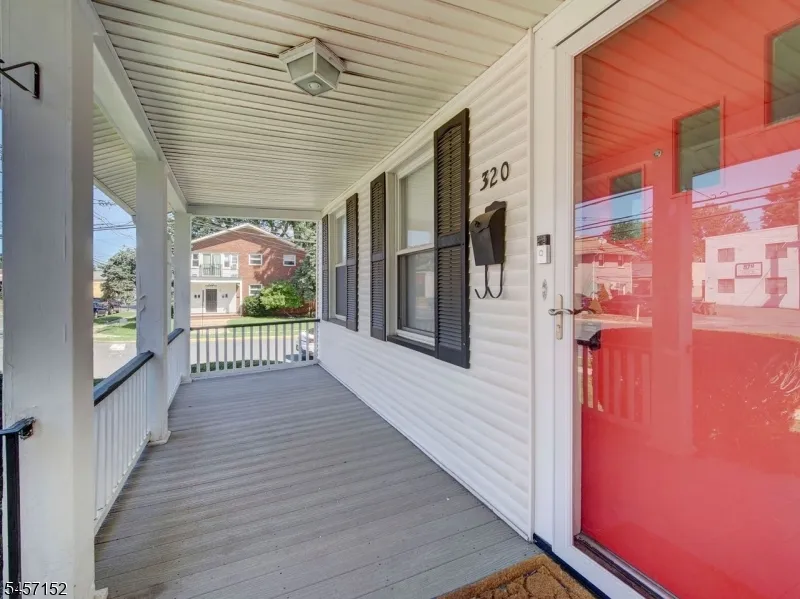 320 E 1St Ave Roselle, NJ 07203