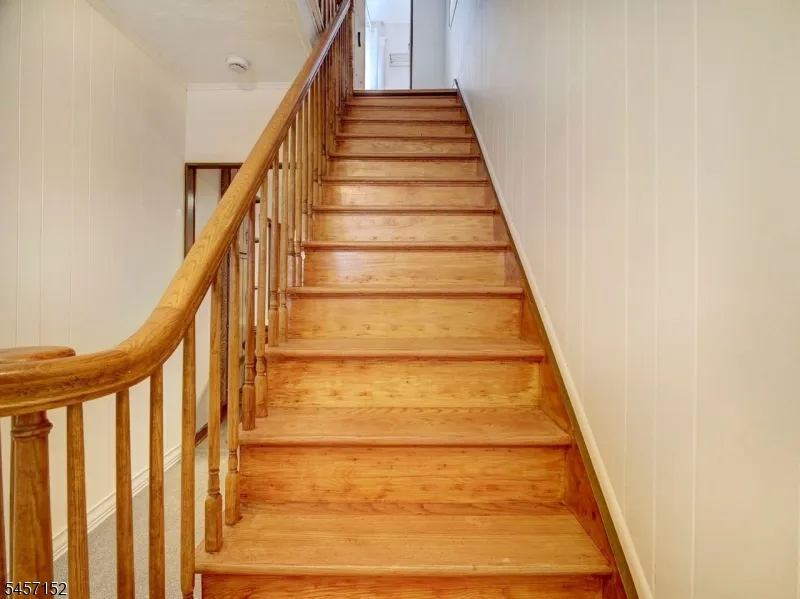 320 E 1St Ave Roselle, NJ 07203