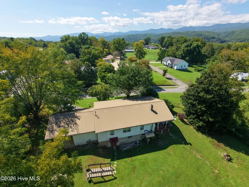 183 Colvard Avenue Andrews, NC 28901