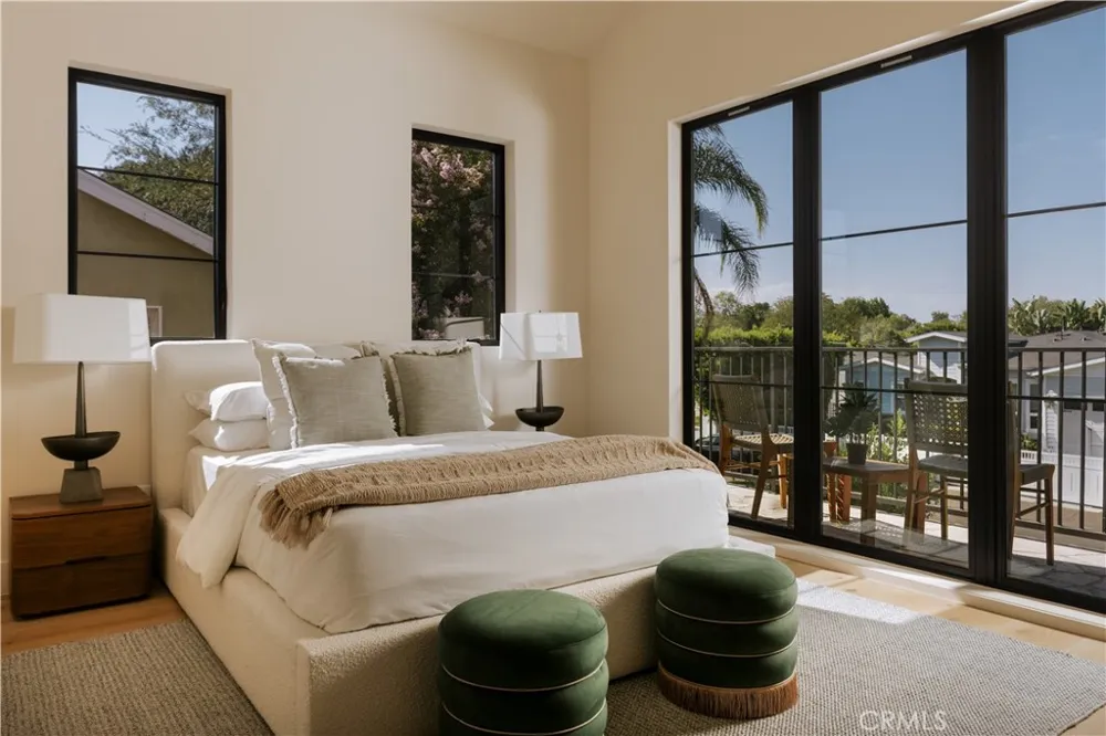 11746 La Maida Street Valley Village, CA 91607
