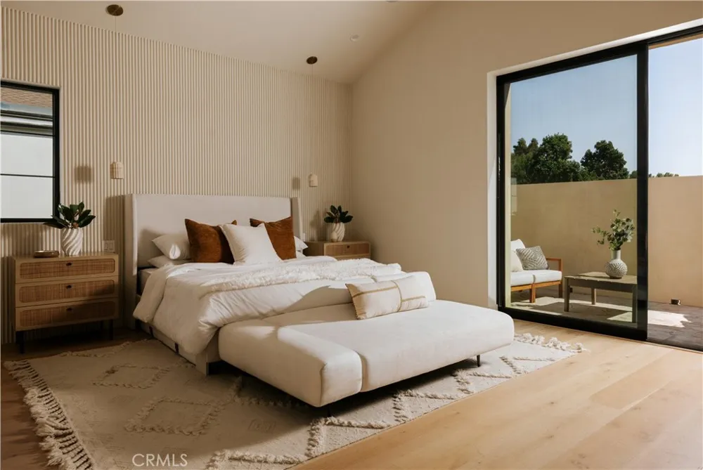 11746 La Maida Street Valley Village, CA 91607