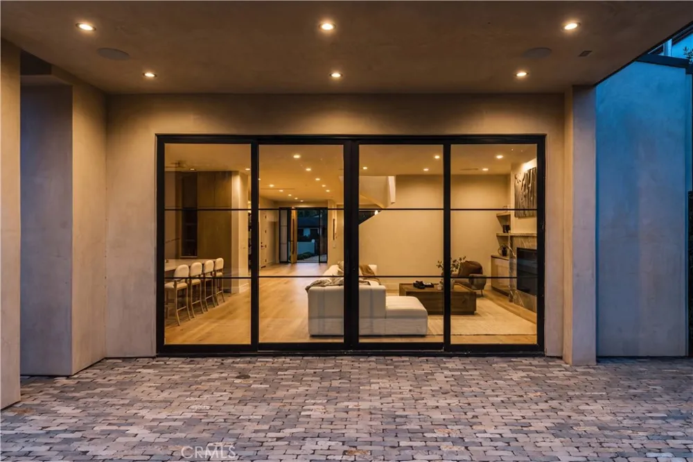 11746 La Maida Street Valley Village, CA 91607