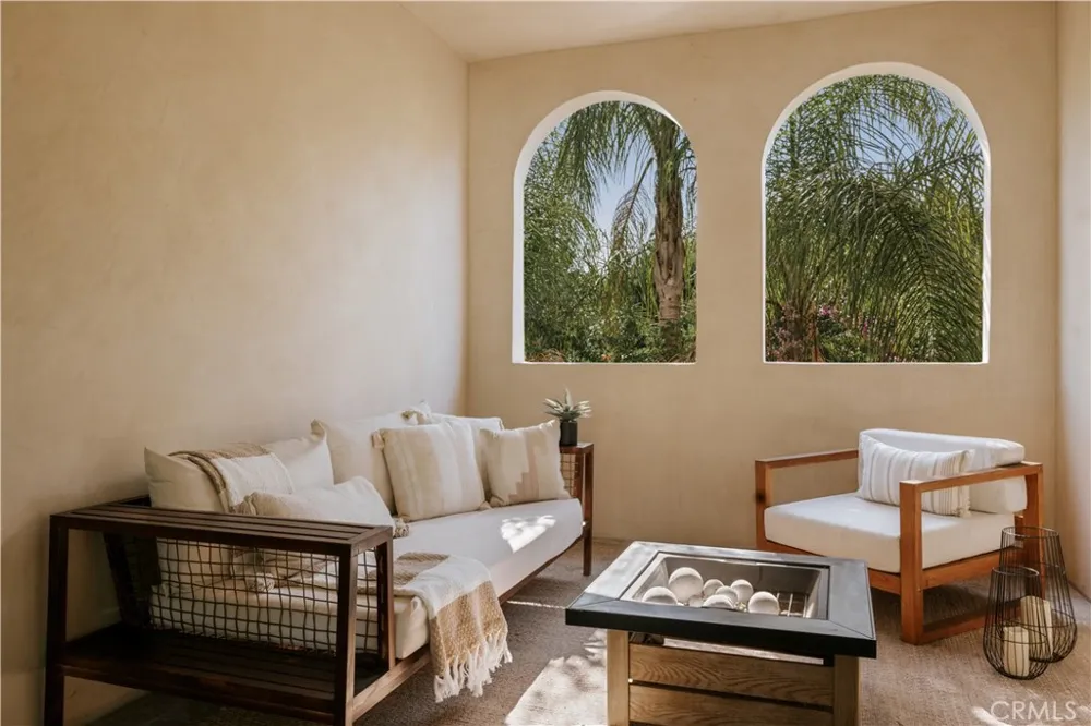 11746 La Maida Street Valley Village, CA 91607