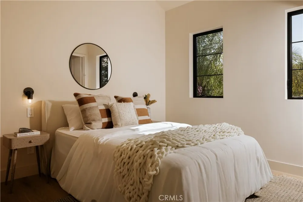 11746 La Maida Street Valley Village, CA 91607