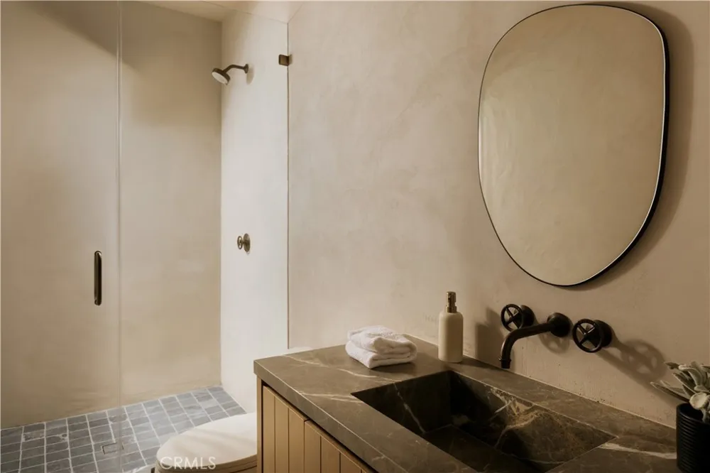 11746 La Maida Street Valley Village, CA 91607