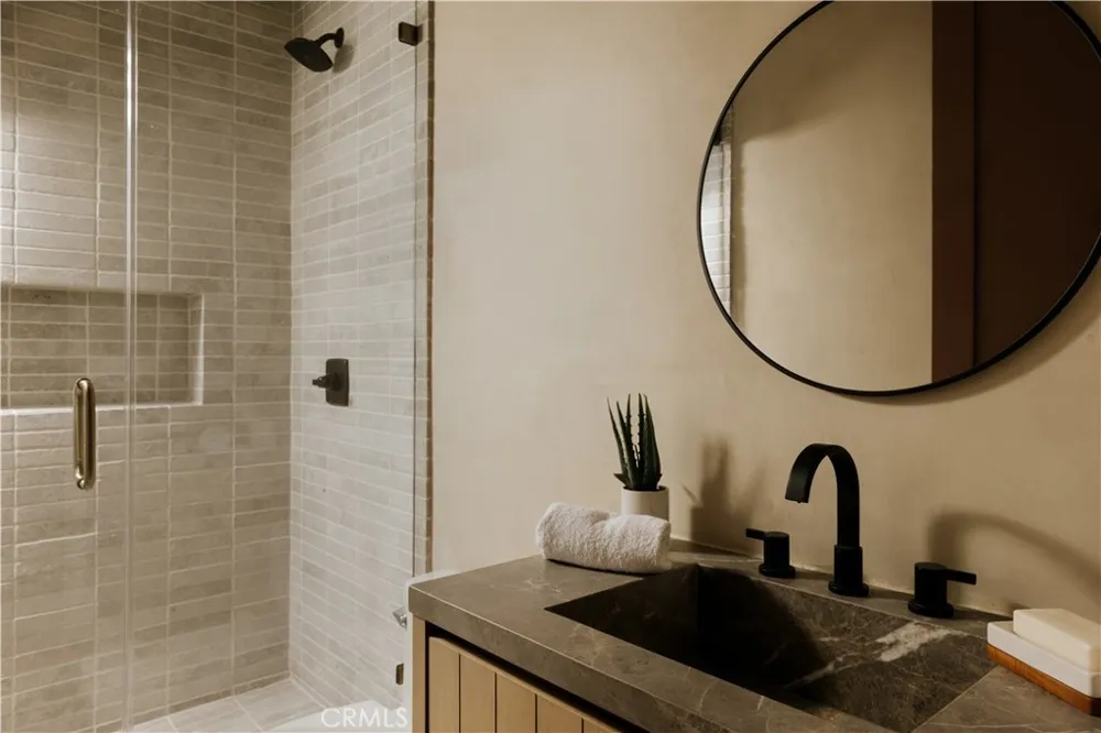 11746 La Maida Street Valley Village, CA 91607