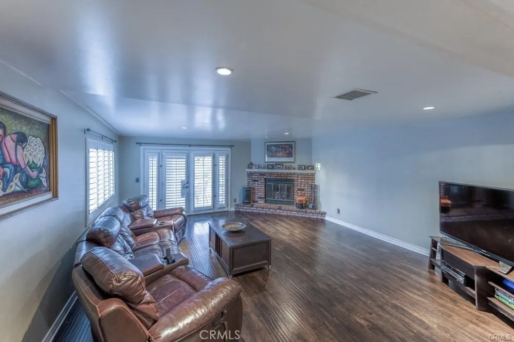 14377 Germain Street San Fernando, CA 91345