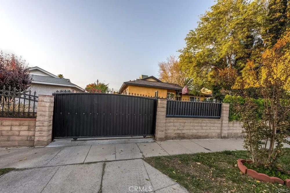 14377 Germain Street San Fernando, CA 91345