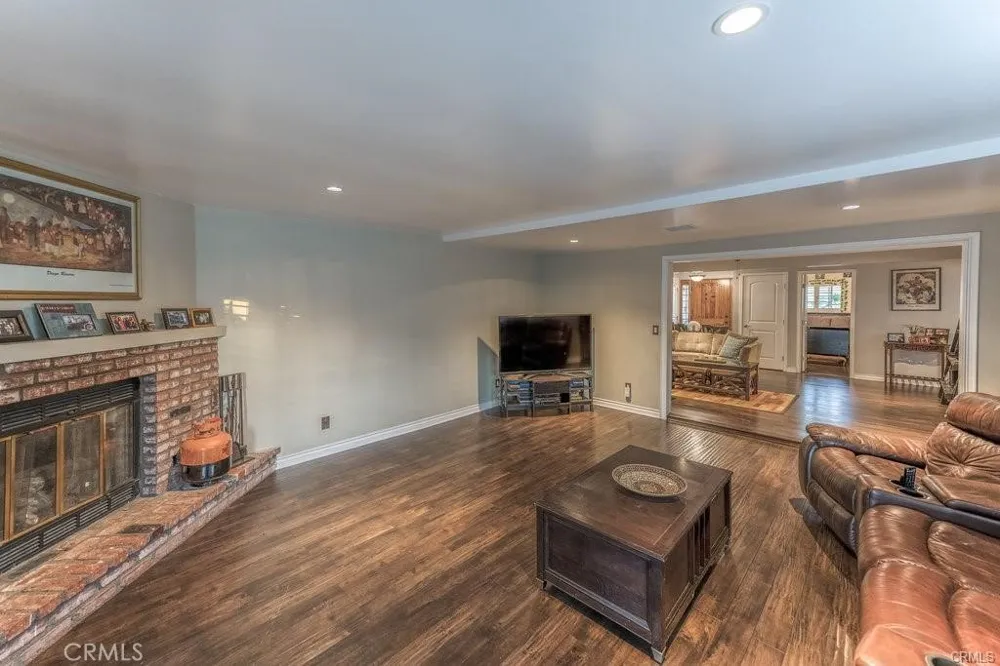14377 Germain Street San Fernando, CA 91345