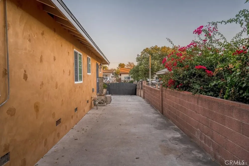 14377 Germain Street San Fernando, CA 91345