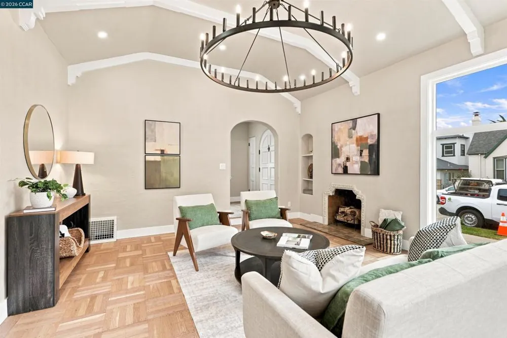 5672 Carberry Avenue Oakland, CA 94609