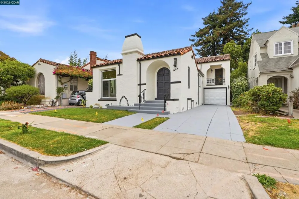 5672 Carberry Avenue Oakland, CA 94609