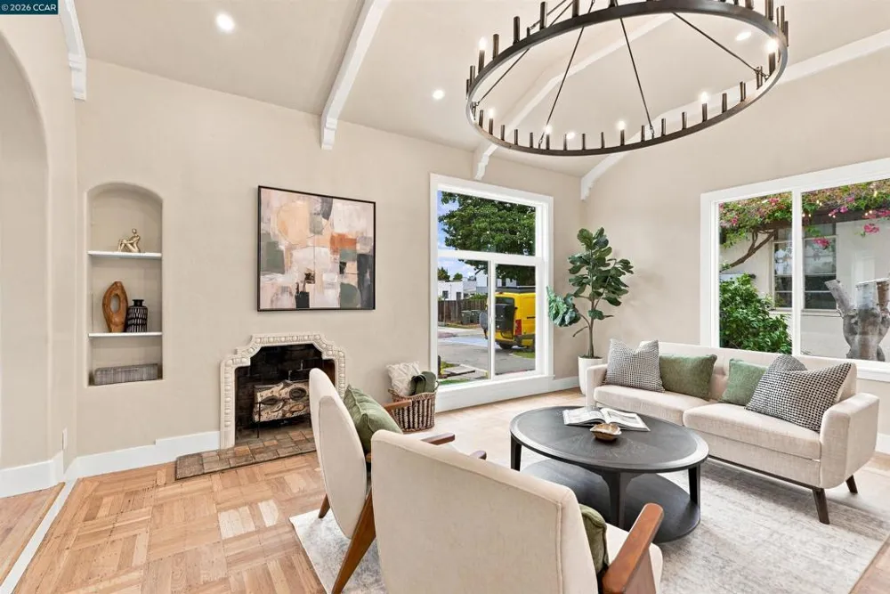 5672 Carberry Avenue Oakland, CA 94609
