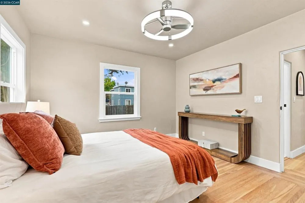 5672 Carberry Avenue Oakland, CA 94609