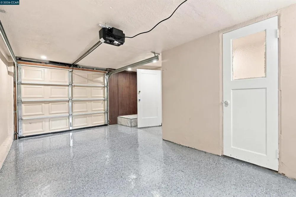 5672 Carberry Avenue Oakland, CA 94609