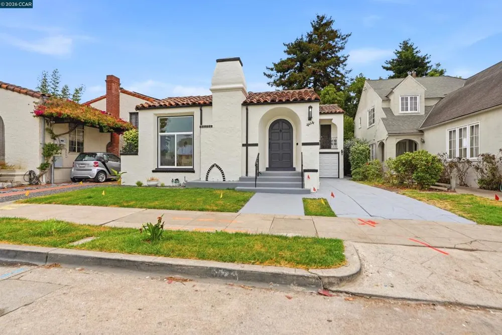 5672 Carberry Avenue Oakland, CA 94609