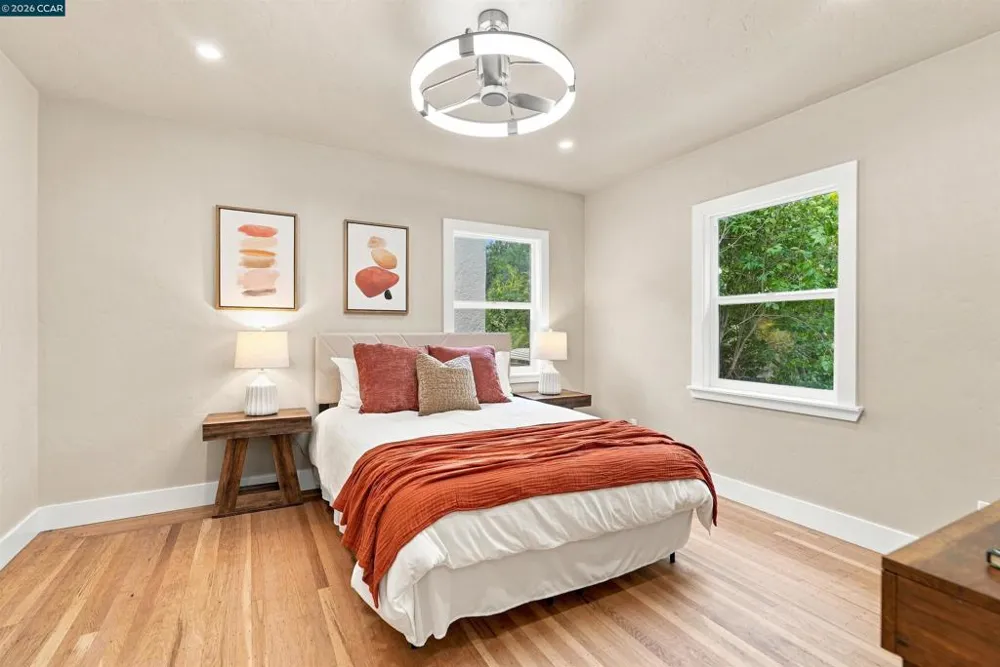 5672 Carberry Avenue Oakland, CA 94609