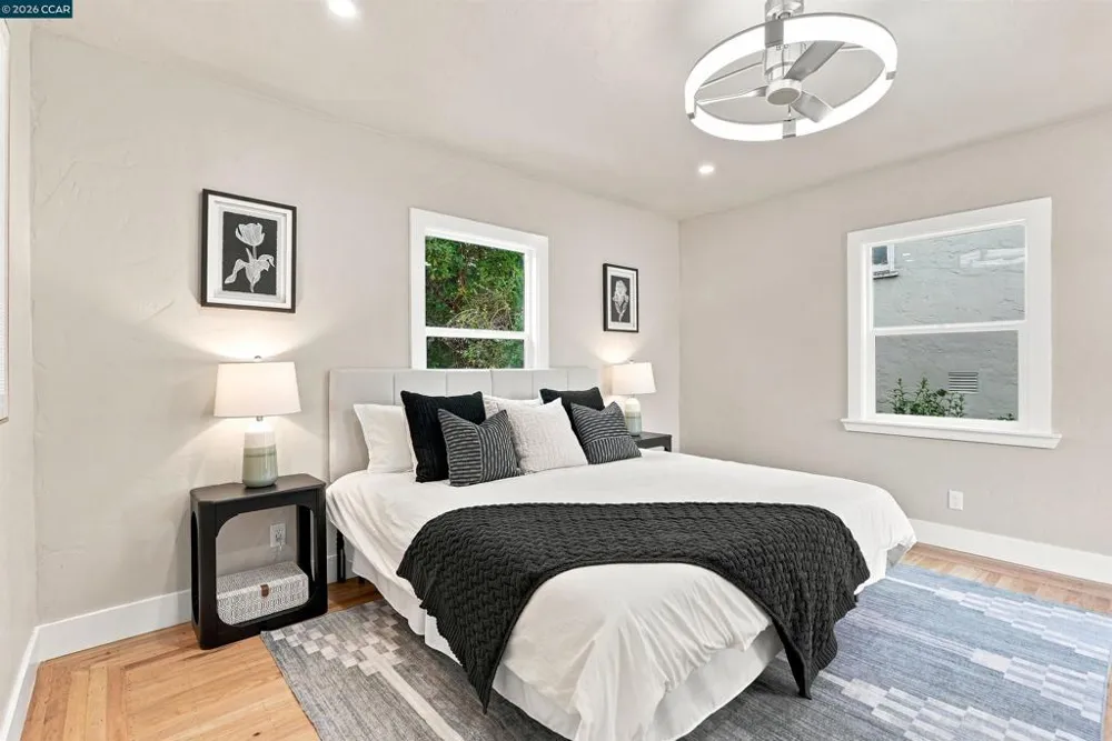 5672 Carberry Avenue Oakland, CA 94609