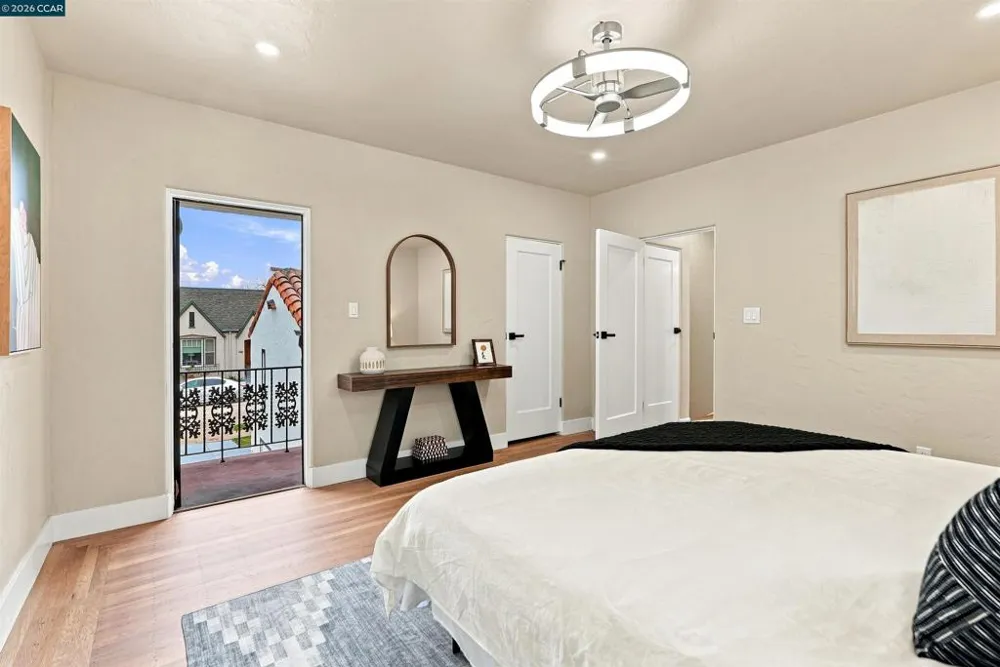 5672 Carberry Avenue Oakland, CA 94609