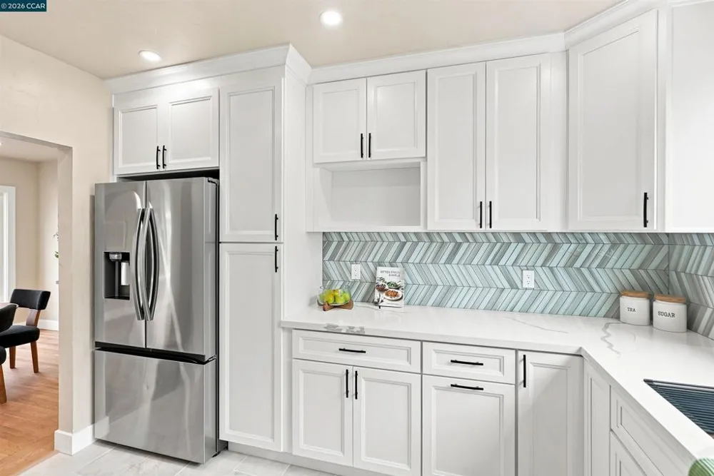 5672 Carberry Avenue Oakland, CA 94609