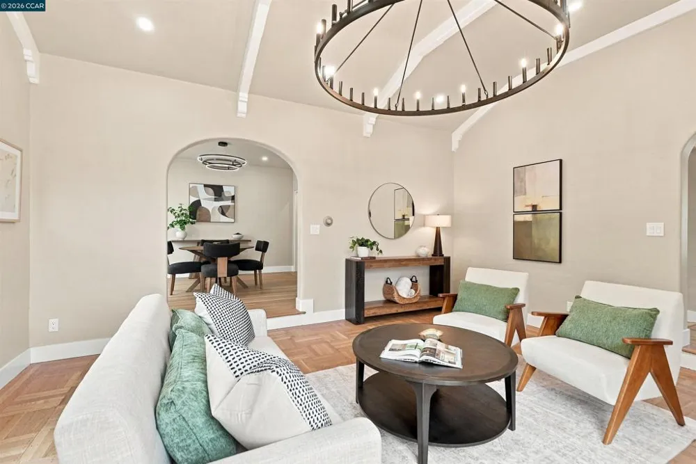 5672 Carberry Avenue Oakland, CA 94609