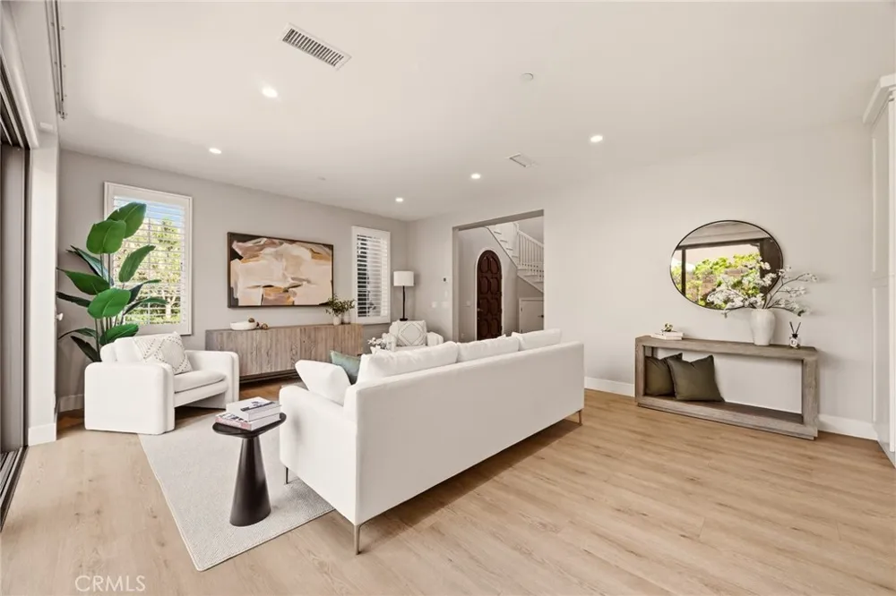 143 Oceano Irvine, CA 92602