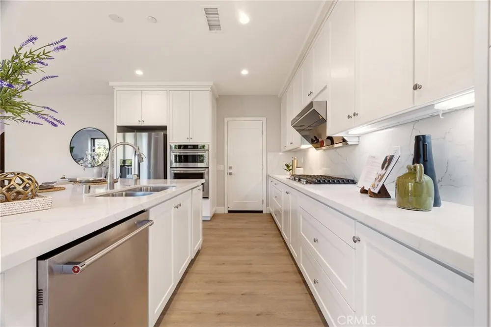 143 Oceano Irvine, CA 92602