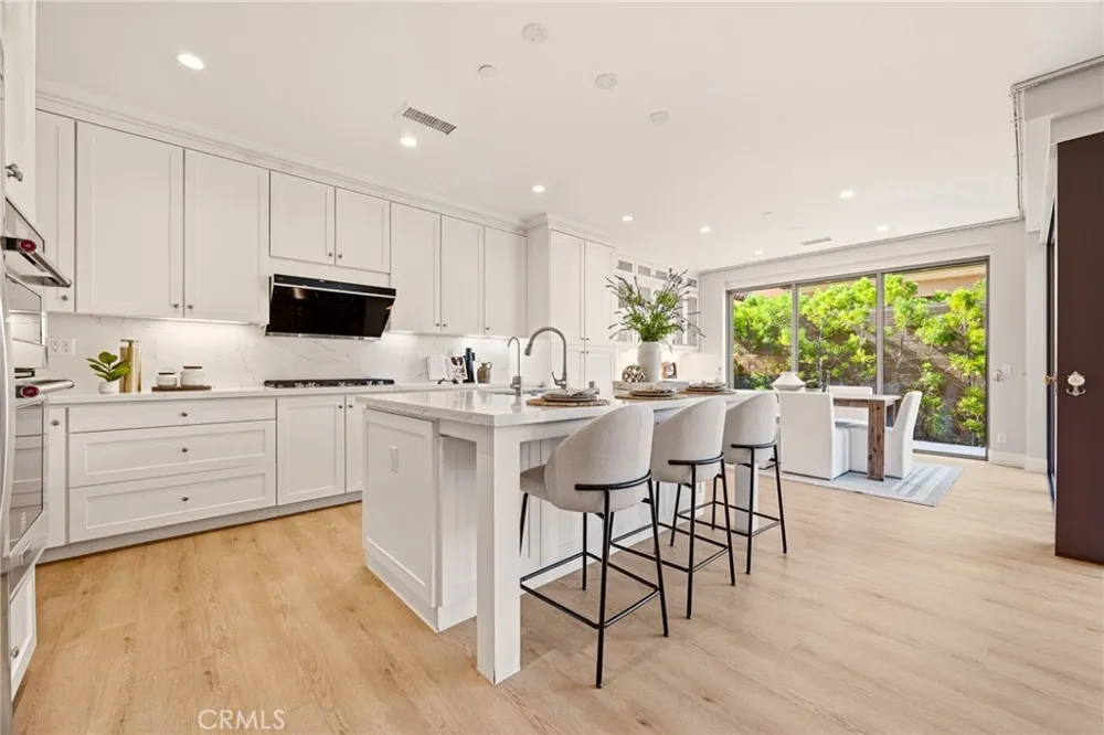 143 Oceano Irvine, CA 92602