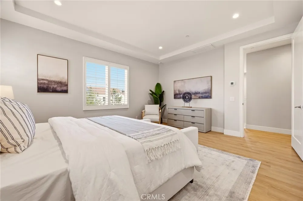 143 Oceano Irvine, CA 92602