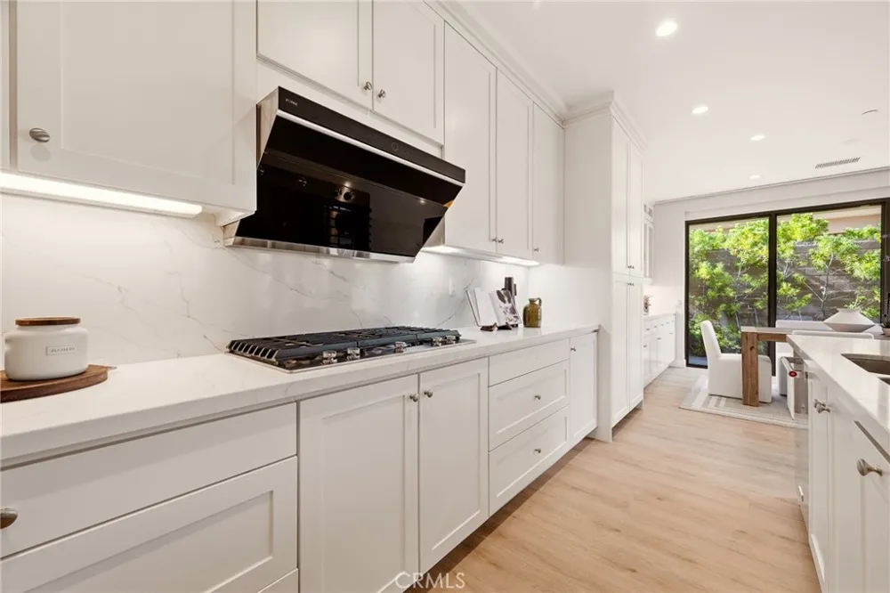 143 Oceano Irvine, CA 92602