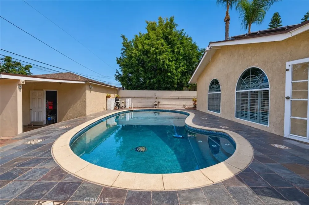 10529 La Mirada Whittier, CA 90604