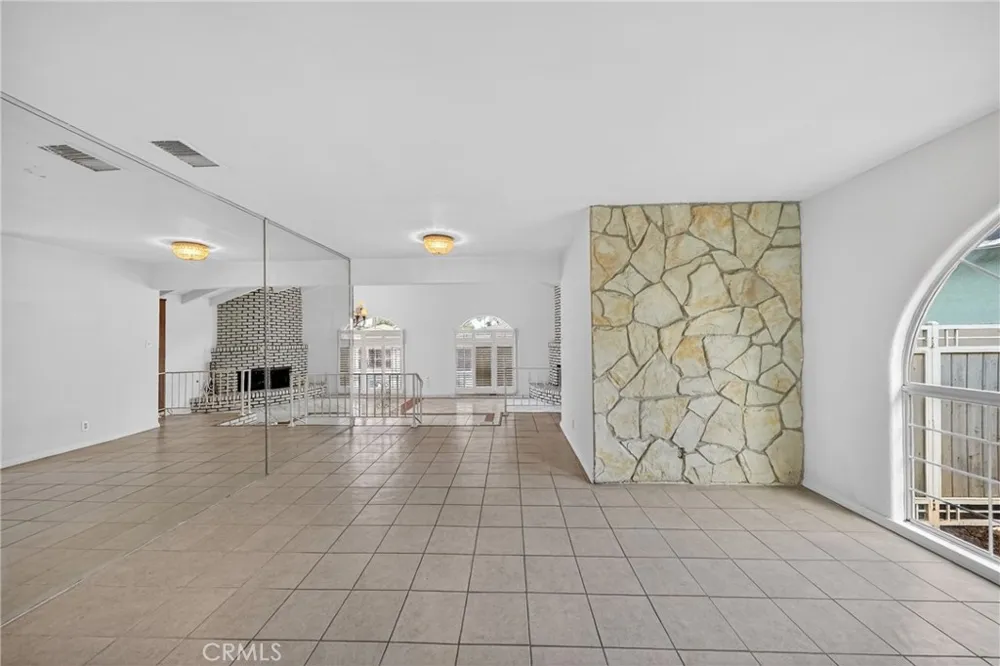 10529 La Mirada Whittier, CA 90604