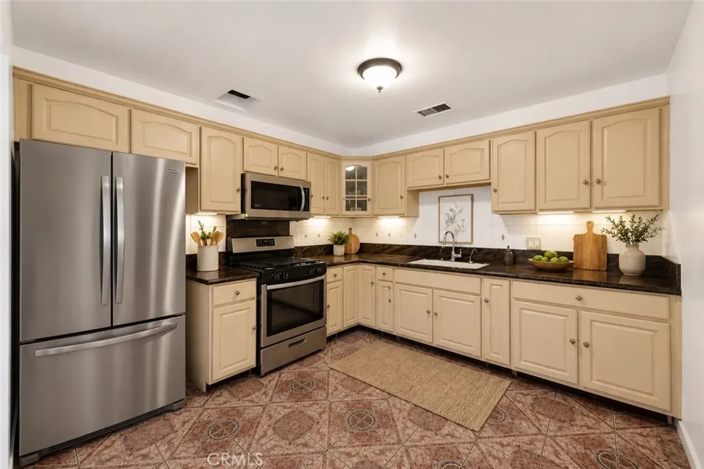 10529 La Mirada Whittier, CA 90604