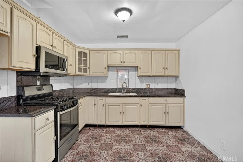 10529 La Mirada Whittier, CA 90604
