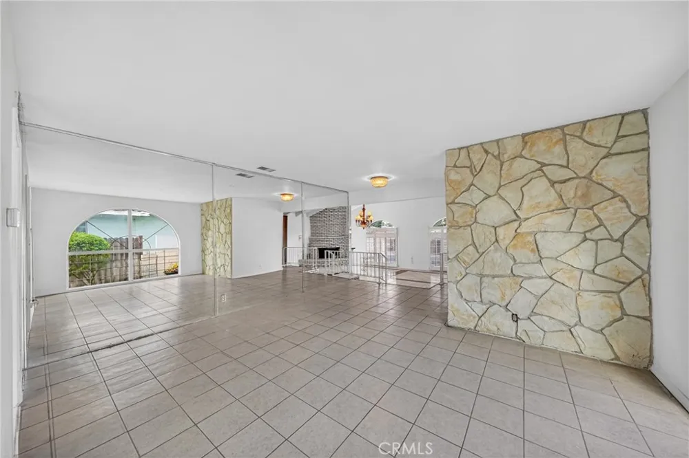 10529 La Mirada Whittier, CA 90604