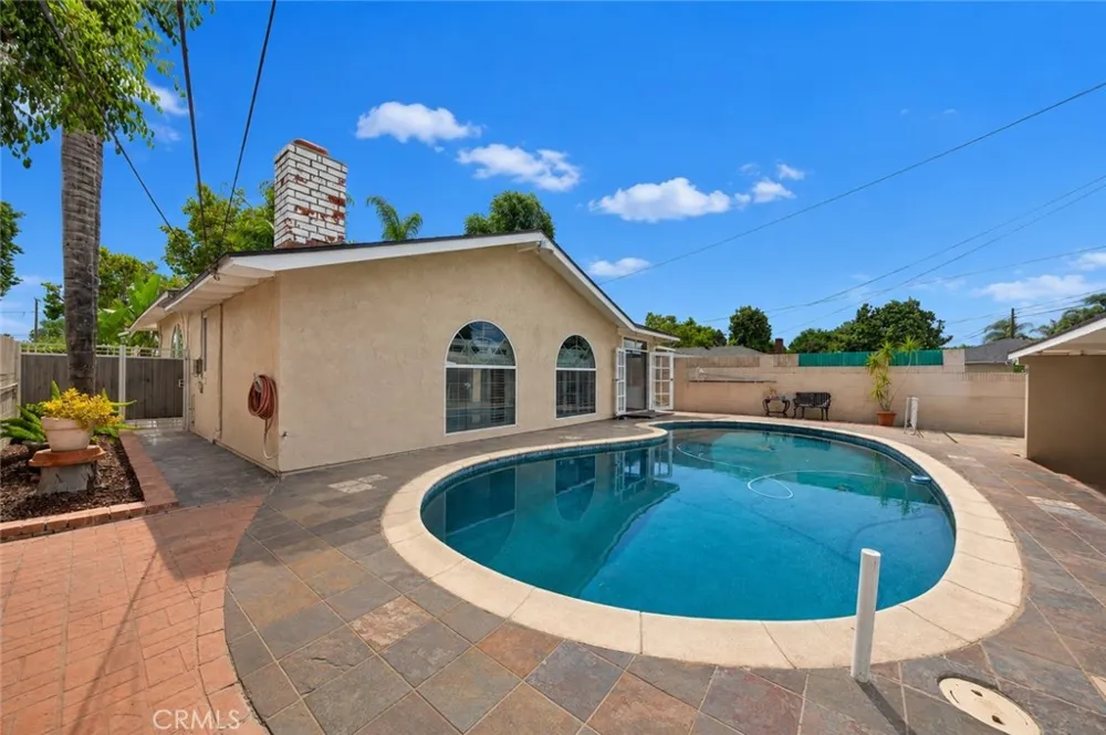 10529 La Mirada Whittier, CA 90604