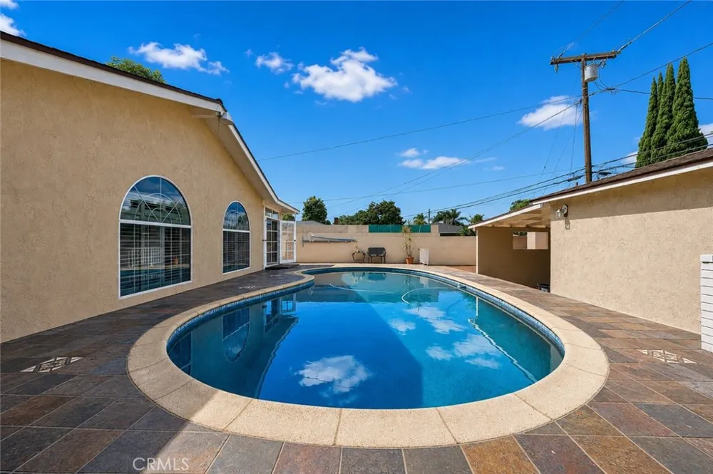 10529 La Mirada Whittier, CA 90604