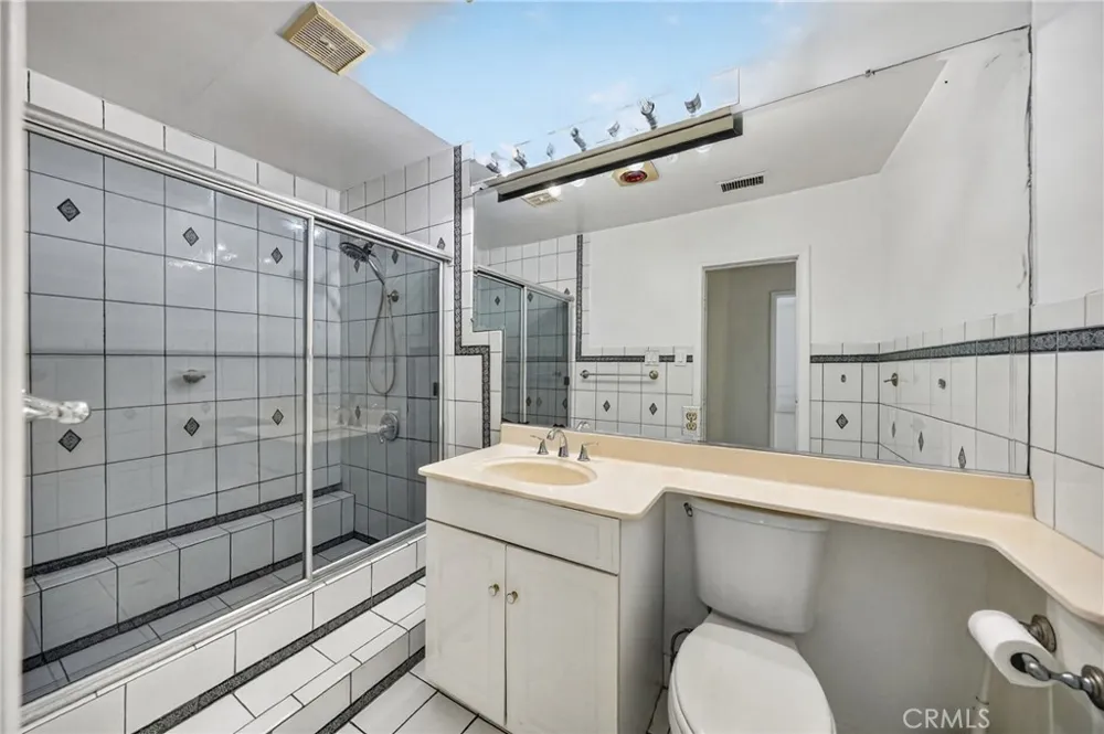 10529 La Mirada Whittier, CA 90604