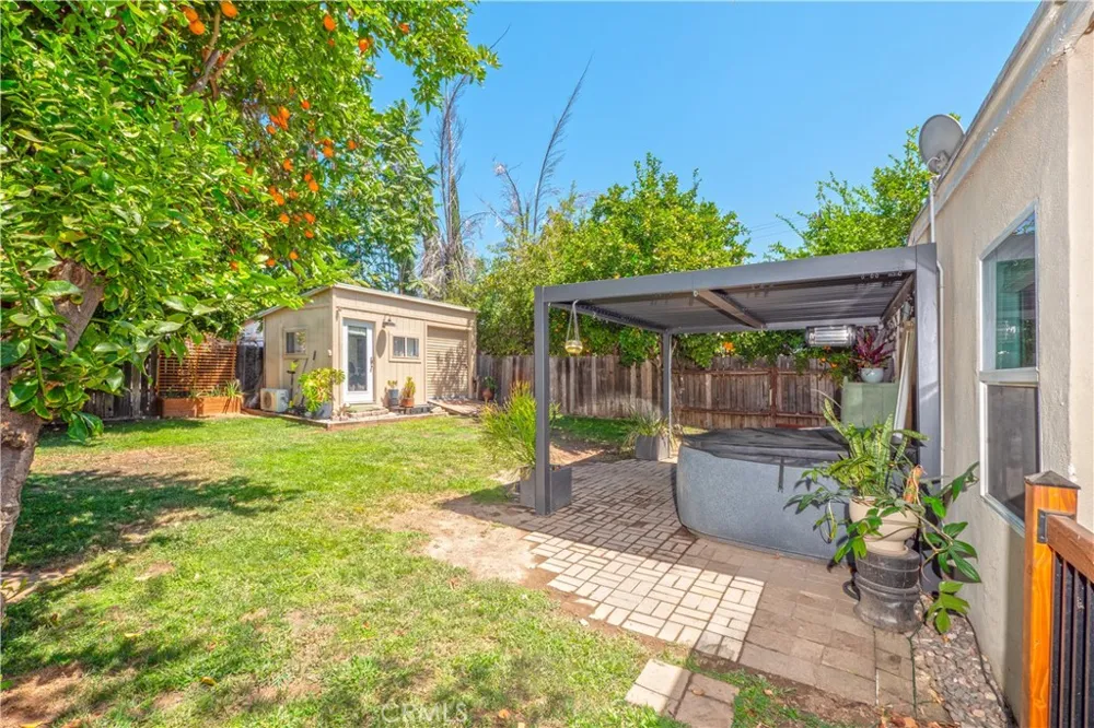 18527 Napa Street Northridge, CA 91324