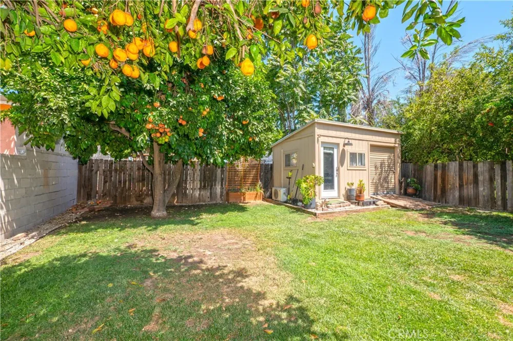 18527 Napa Street Northridge, CA 91324