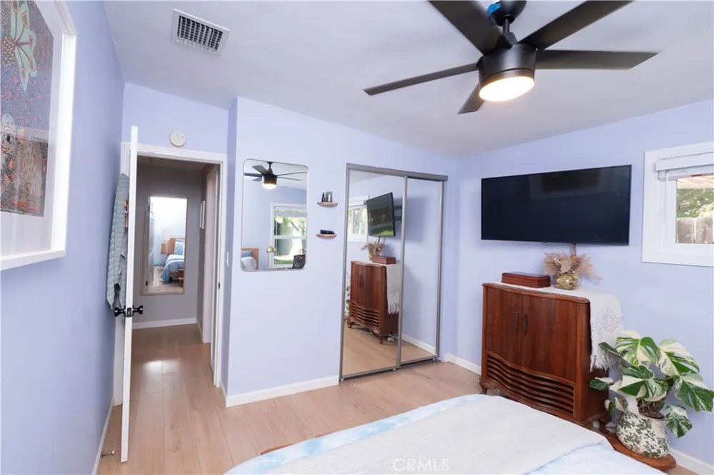18527 Napa Street Northridge, CA 91324
