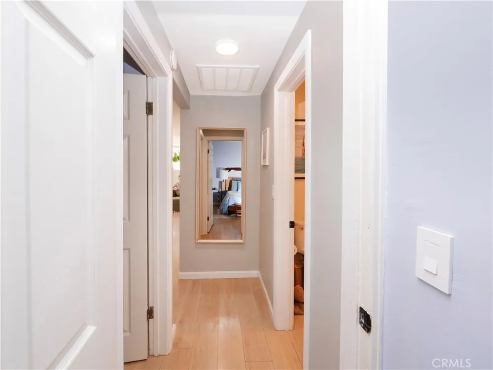 18527 Napa Street Northridge, CA 91324
