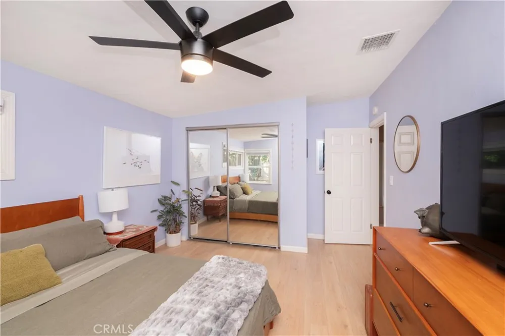 18527 Napa Street Northridge, CA 91324
