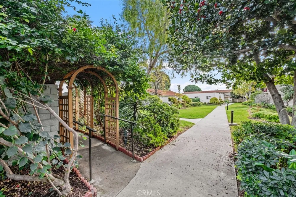 2198 Via Mariposa E #D Laguna Woods, CA 92637