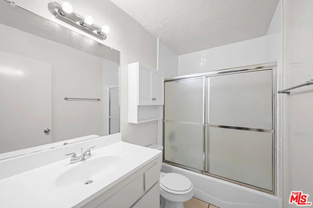 826 2nd Street #101 Santa Monica, CA 90403